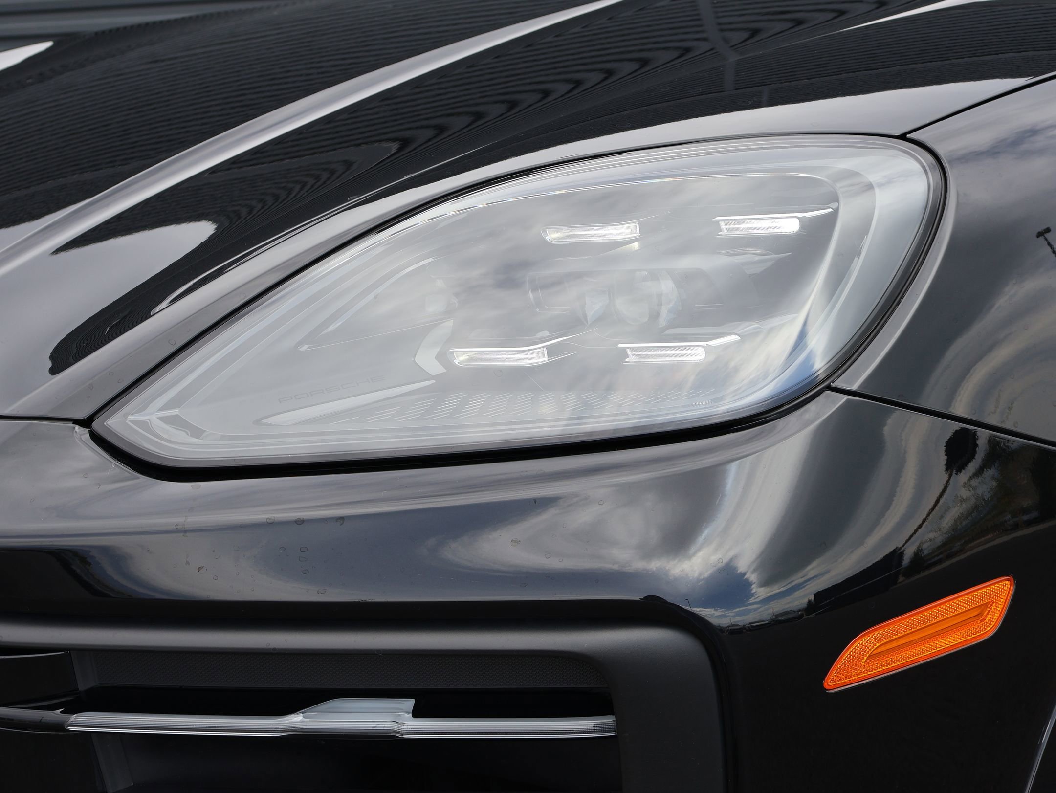 Used 2025 Porsche Cayenne E-Hybrid image 12