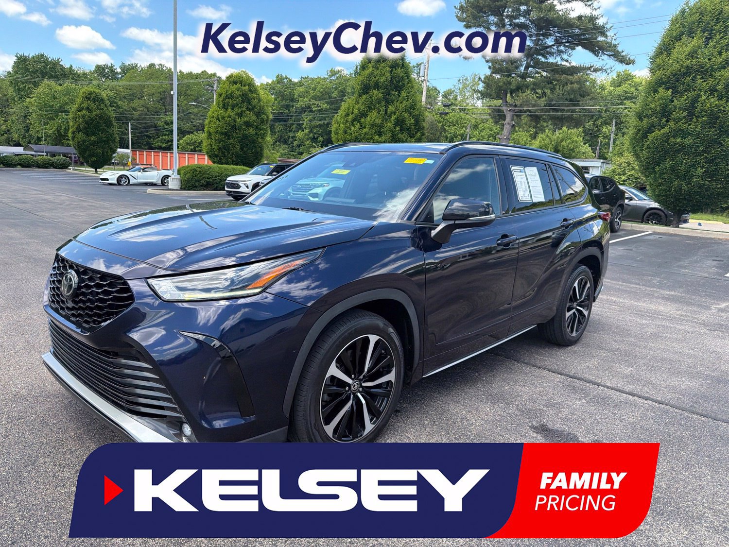 Used 2021 Toyota Highlander XSE FWD image 1
