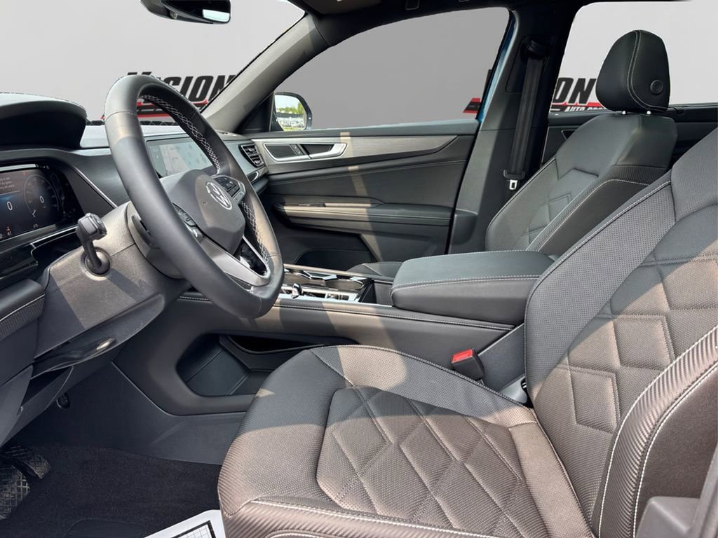 Used 2025 Volkswagen Atlas Cross Sport SE image 9