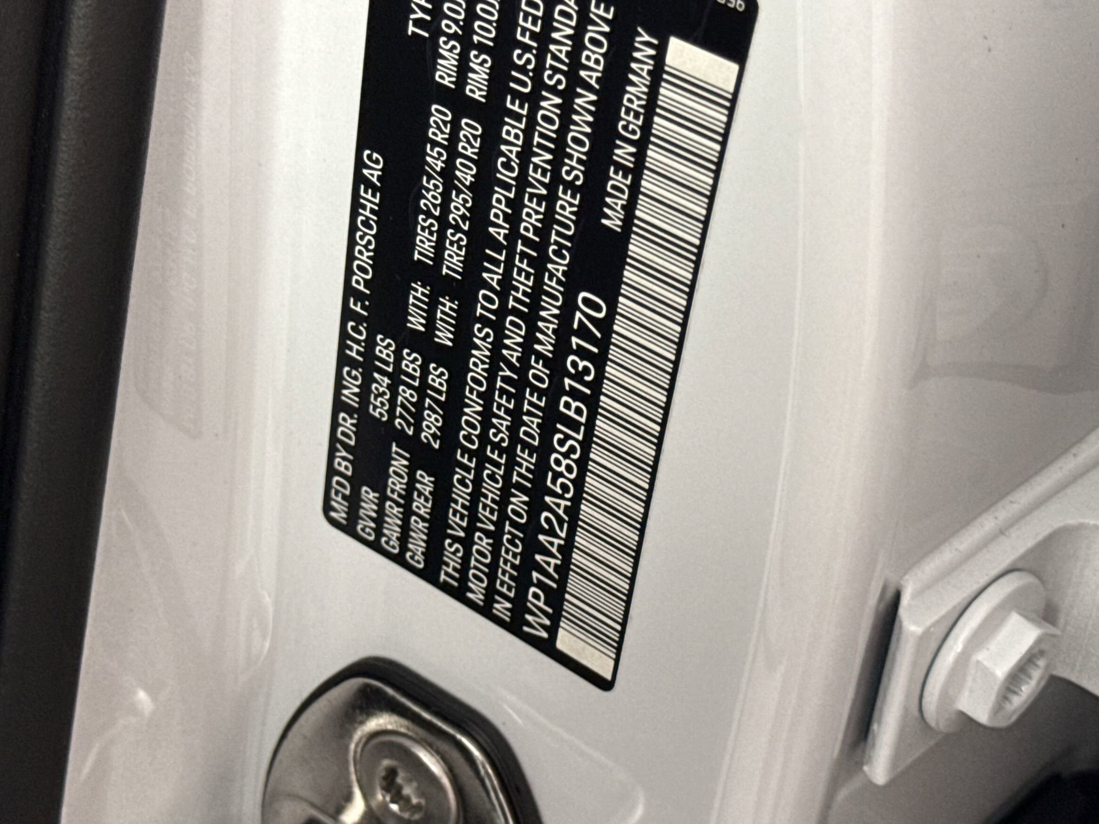 New 2025 Porsche Macan image 24