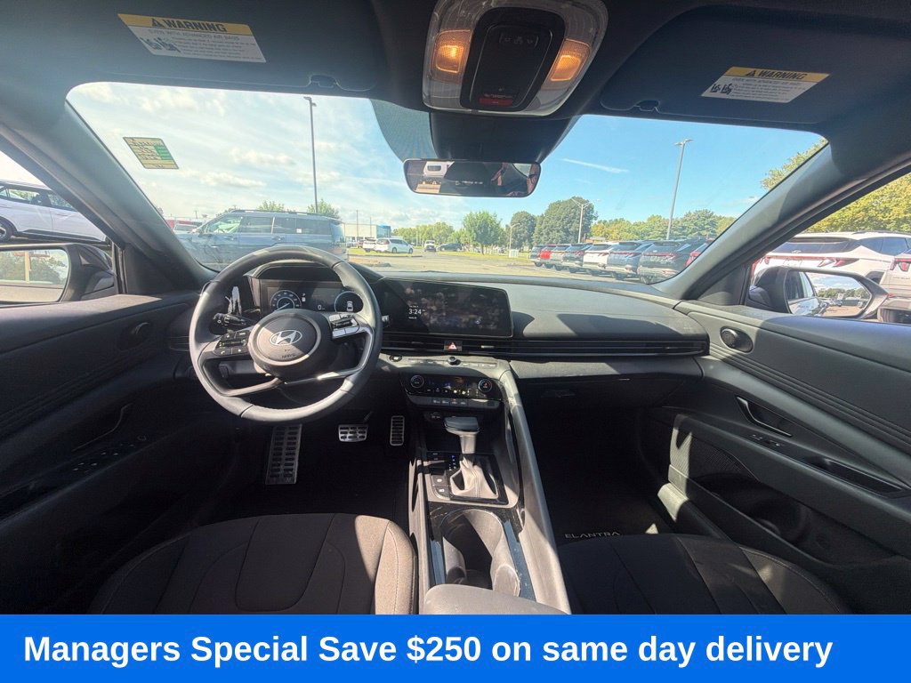 Certified 2025 Hyundai Elantra SEL w/ Cargo Package FWD image 11