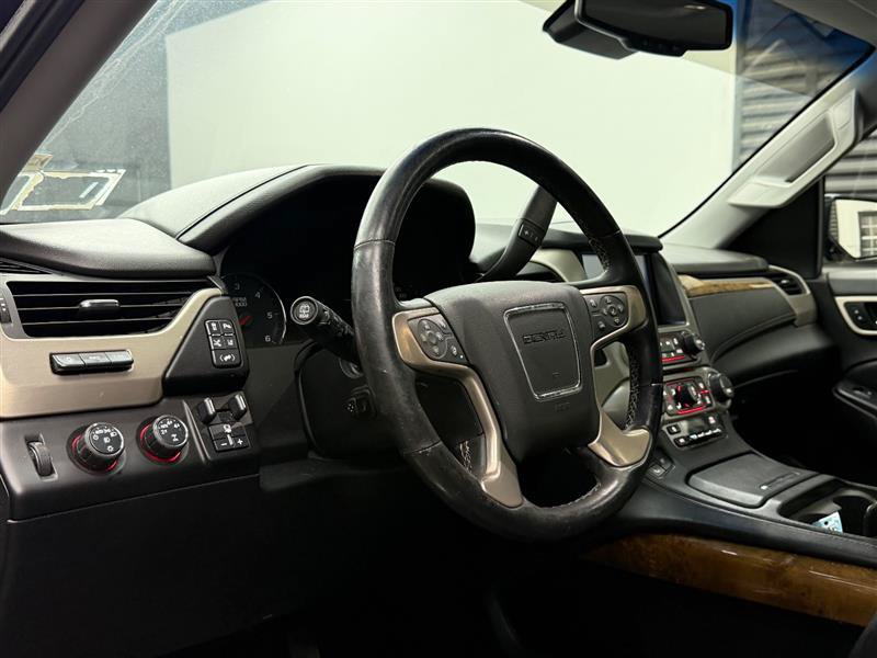 Used 2015 GMC Yukon Denali w/ Premium Package AWD/4WD image 9