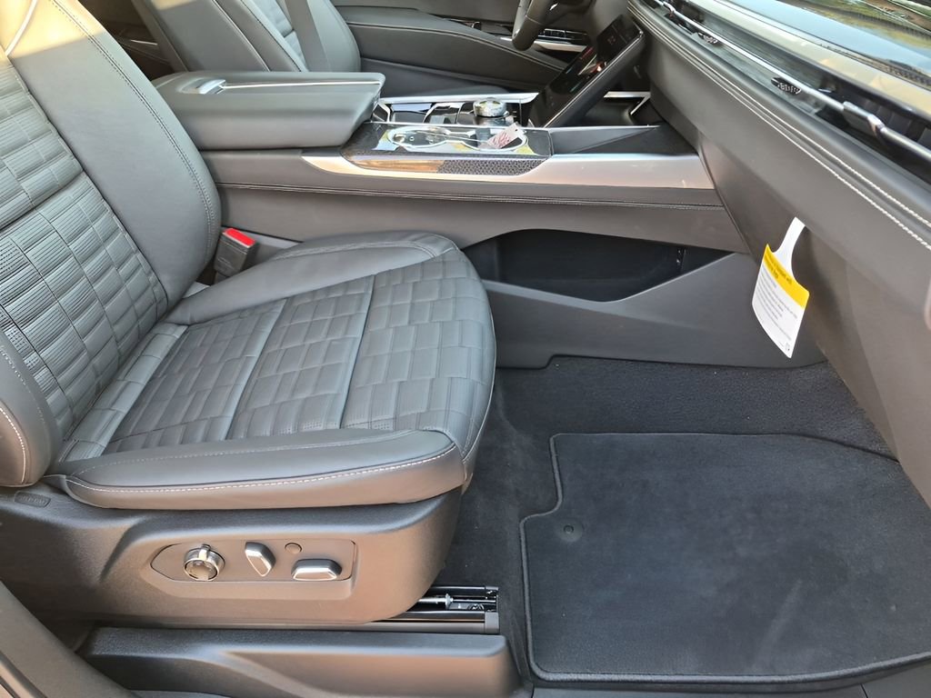 New 2026 Cadillac Escalade ESV V image 16