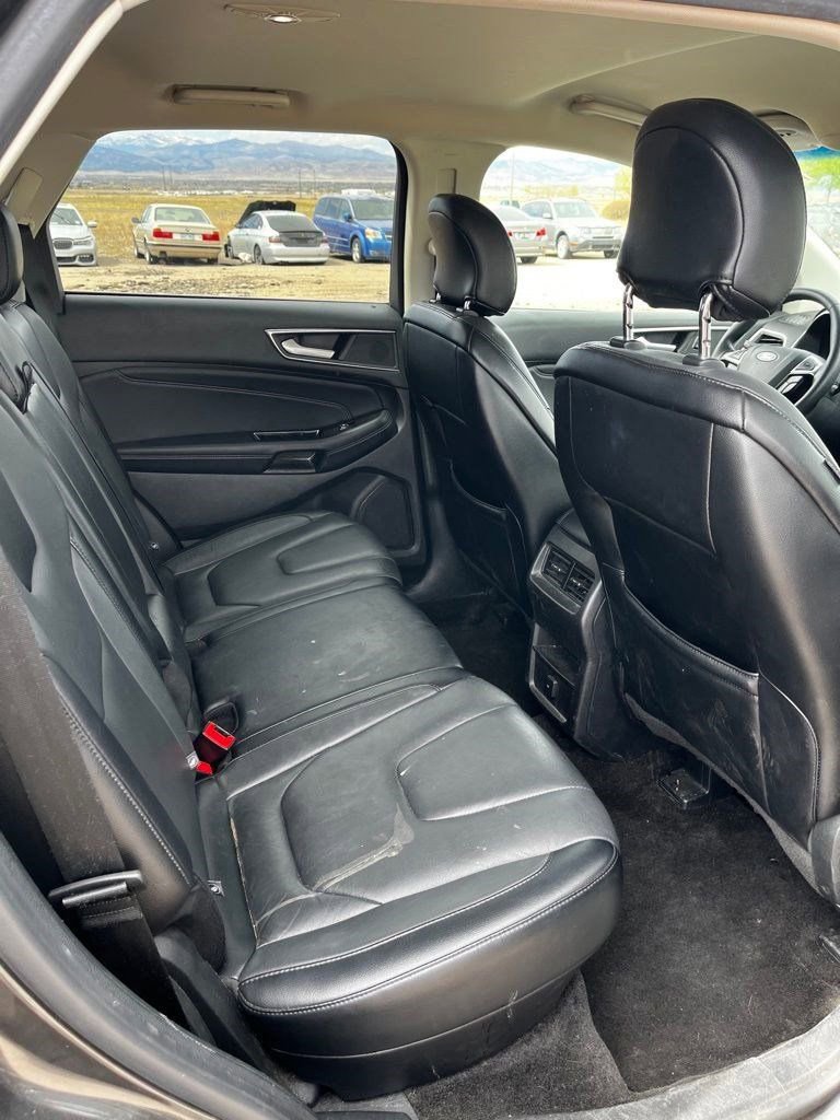 Used 2018 Ford Edge Titanium image 12