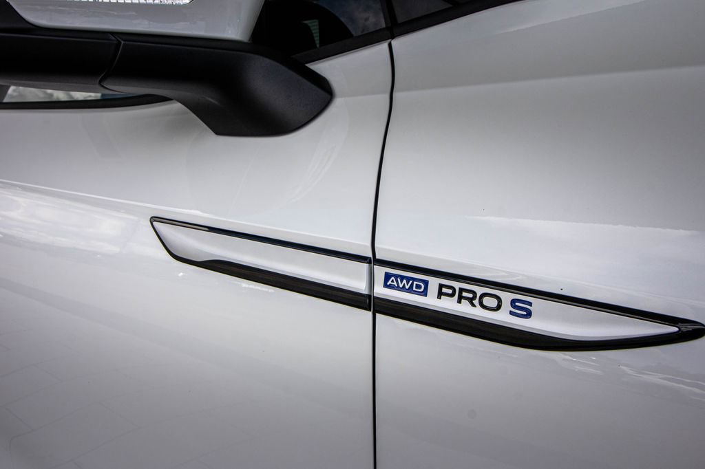 Used 2023 Volkswagen ID.4 Pro S AWD/4WD image 5