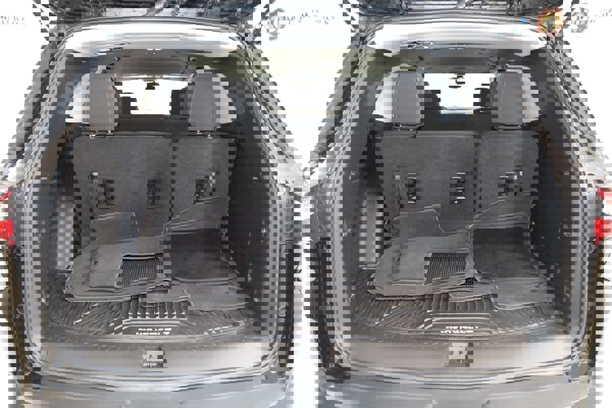 Used 2021 Chevrolet Traverse LS AWD/4WD image 45