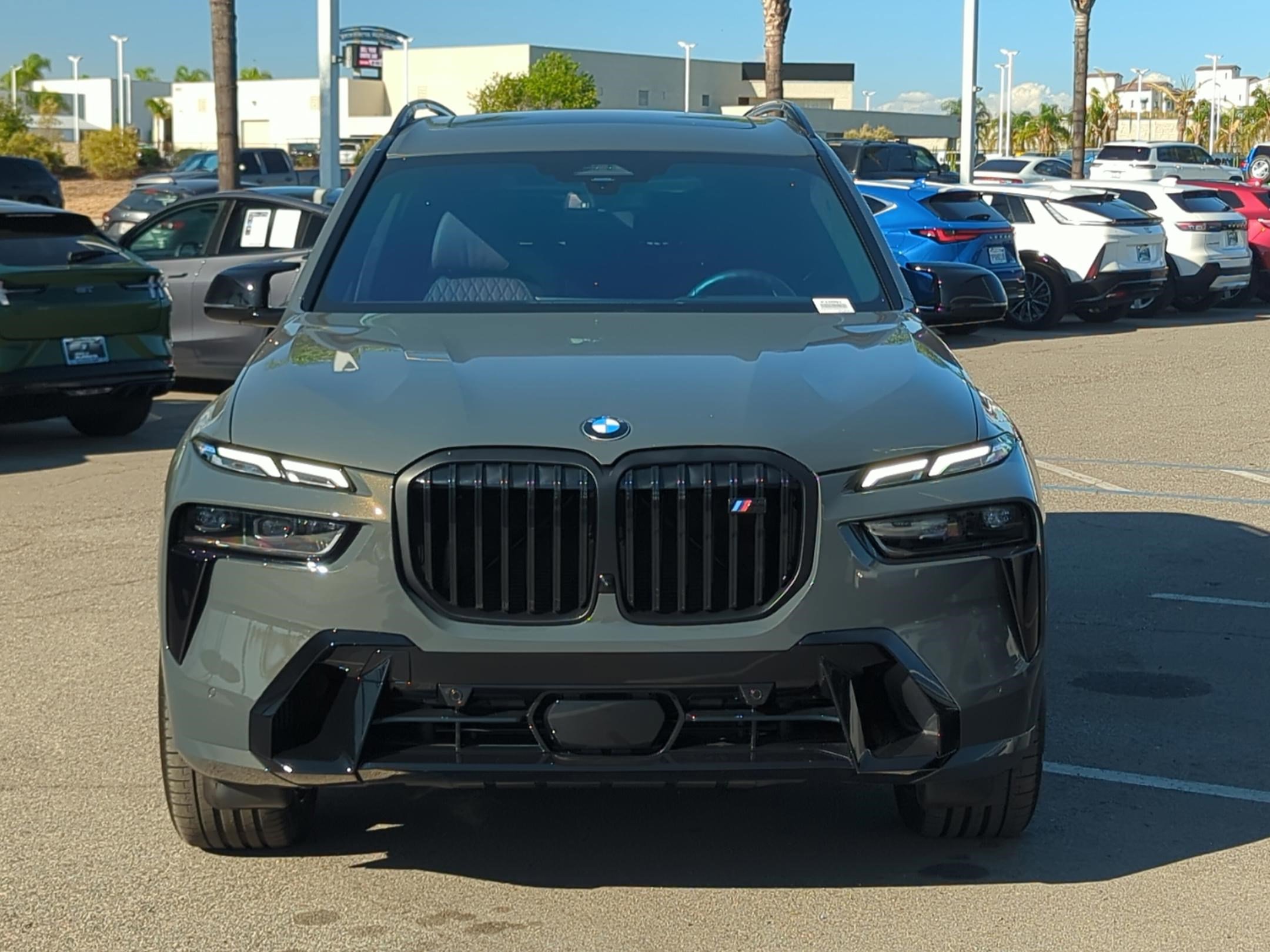 Used 2025 BMW X7 M60i w/ Executive Package image 3
