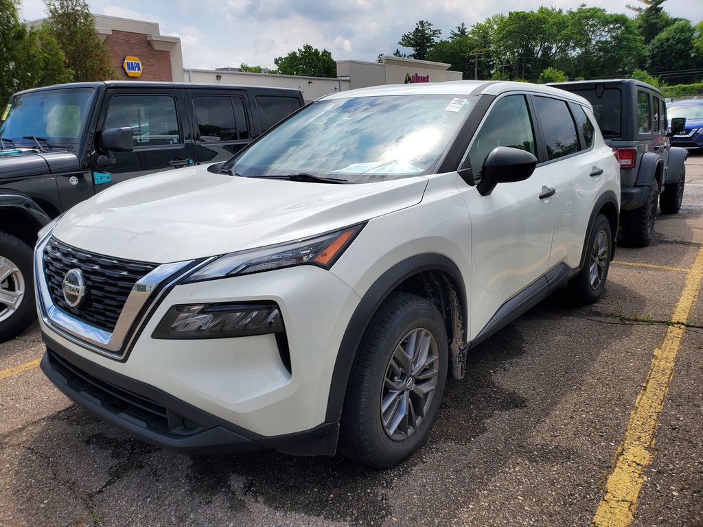 Used 2021 Nissan Rogue S FWD image 2