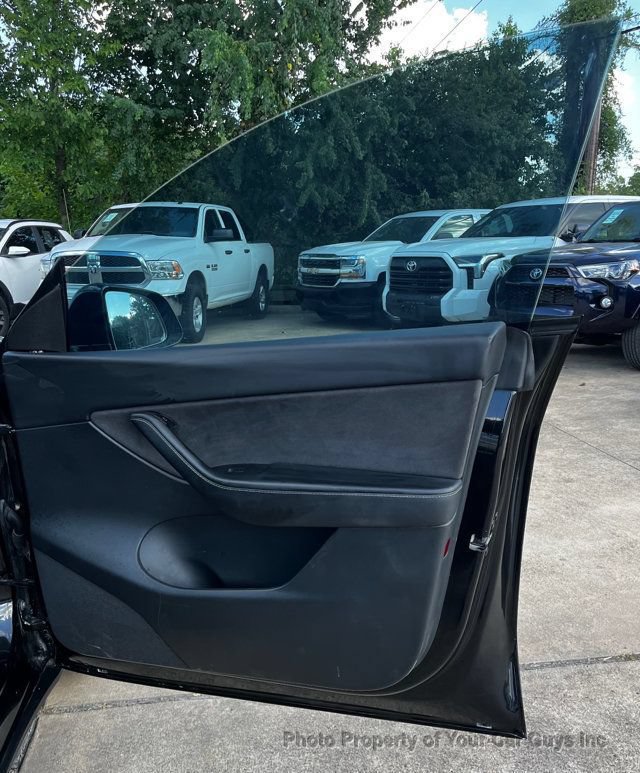 Used 2021 Tesla Model Y Long Range AWD/4WD image 30