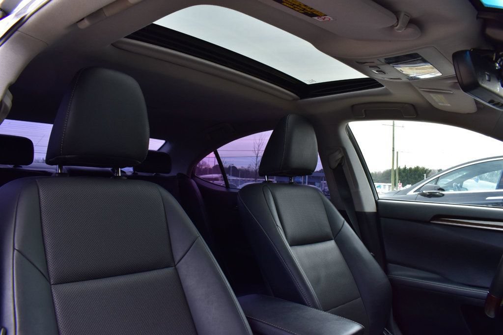 Used 2017 Lexus ES 350 w/ Premium Package FWD image 17