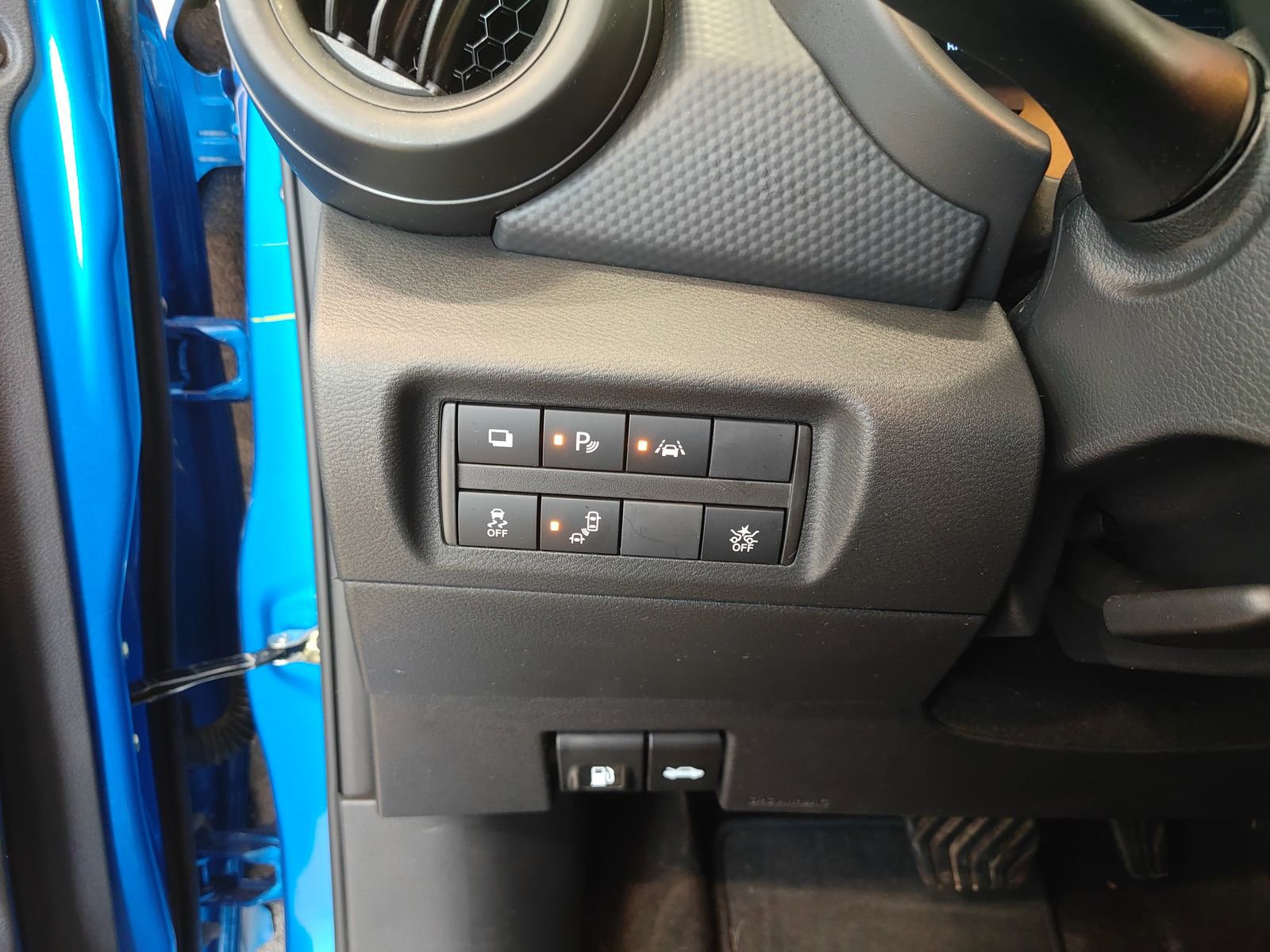 Used 2025 Nissan Kicks Play S image 12