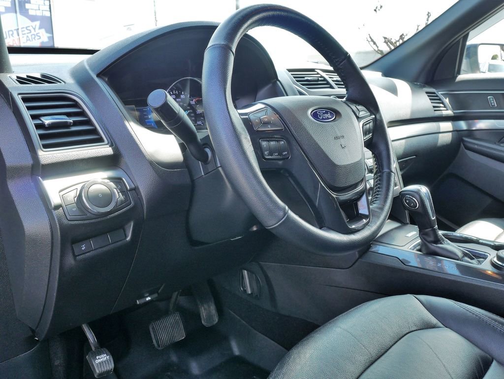 Used 2018 Ford Explorer XLT w/ Equipment Group 202A image 23