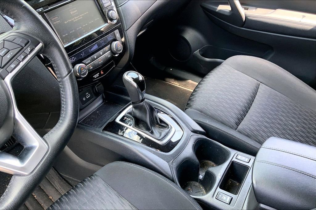 Used 2019 Nissan Rogue SV FWD image 13