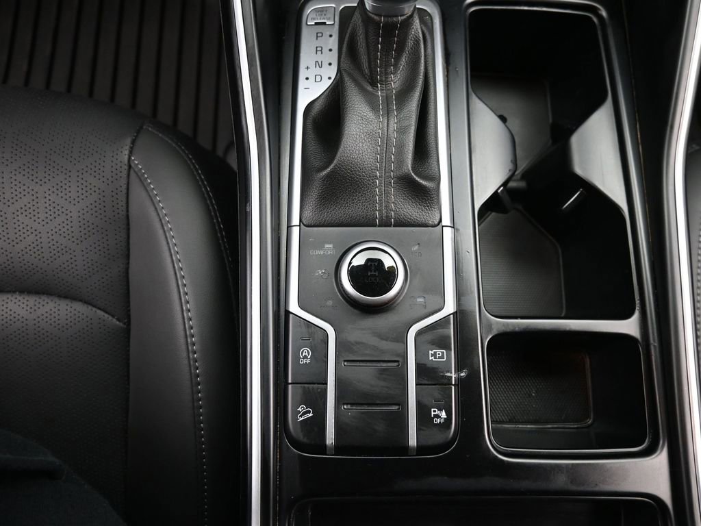 Used 2023 Kia Sorento S image 18