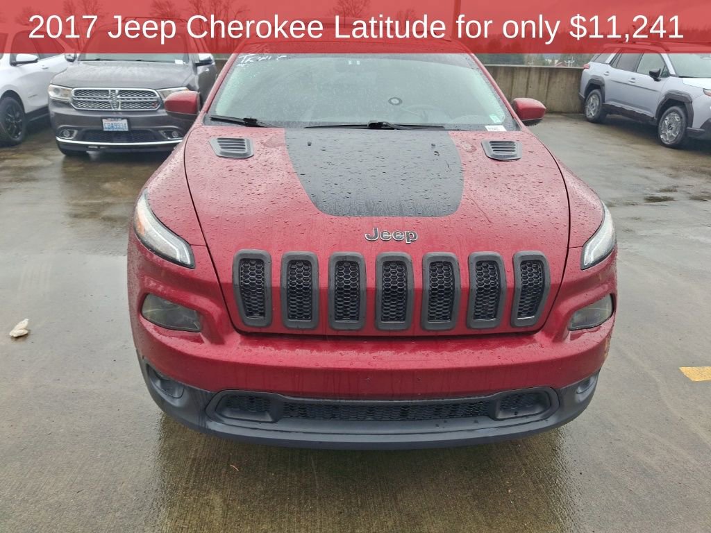 Used 2017 Jeep Cherokee Latitude w/ True North Edition video 3