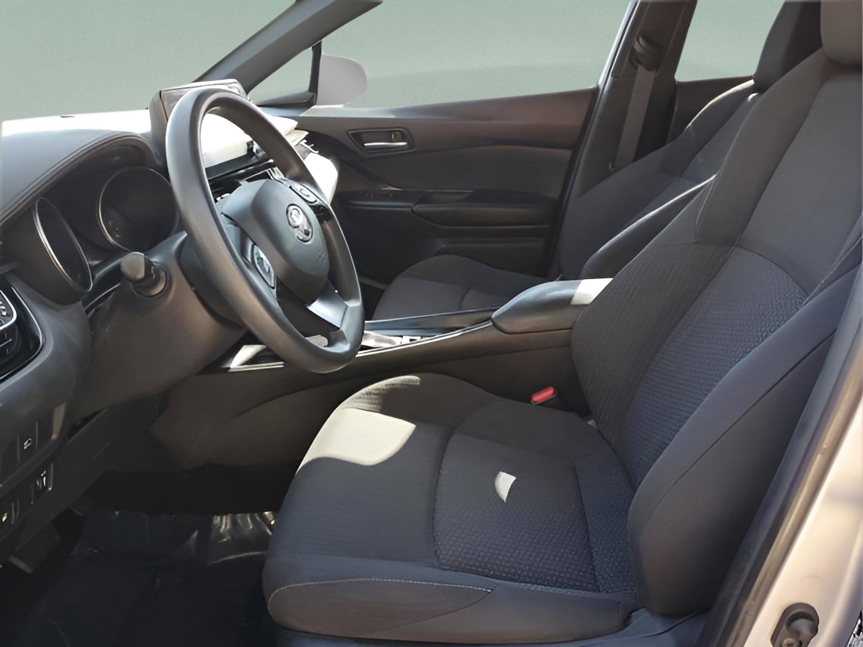 Used 2019 Toyota C-HR LE image 14