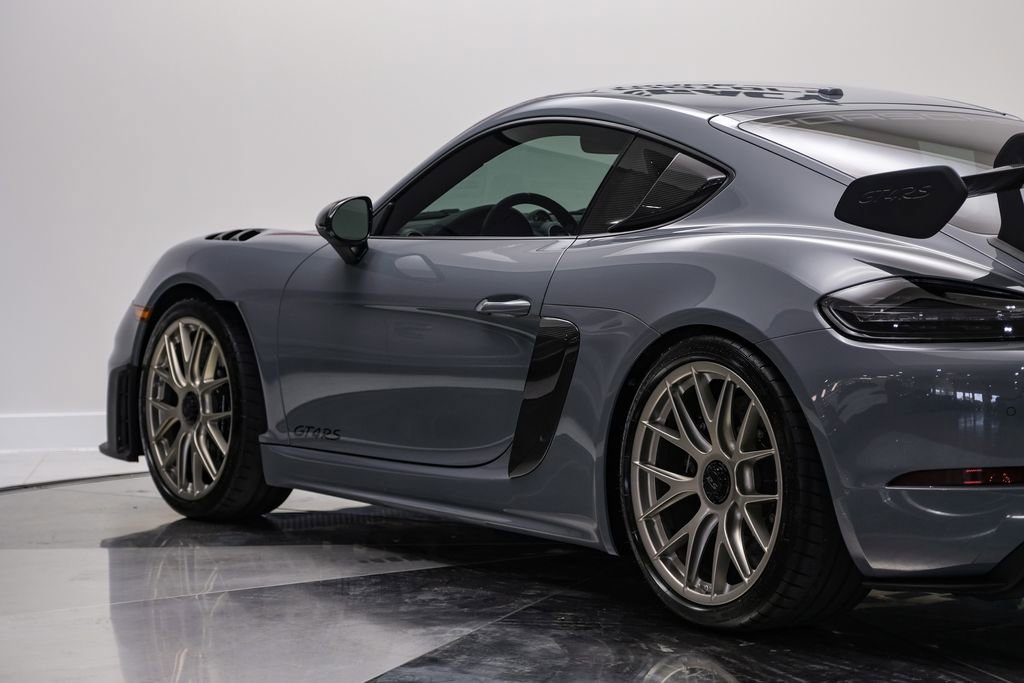 Used 2025 Porsche 718 Cayman GT4 RS w/ Weissach Package RWD image 12