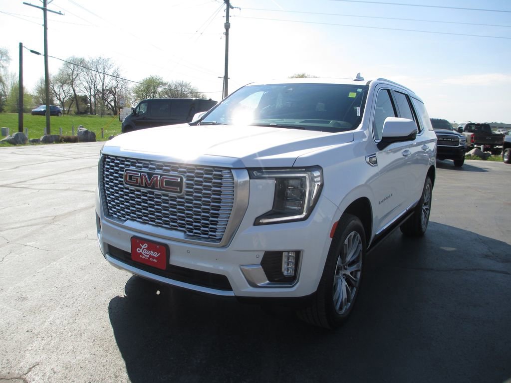 Used 2021 GMC Yukon Denali w/ Denali Premium Package image 10