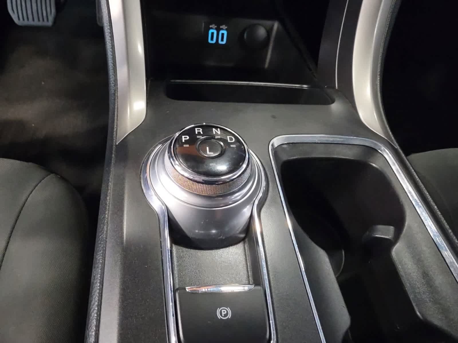 Used 2020 Ford Fusion SE FWD image 22