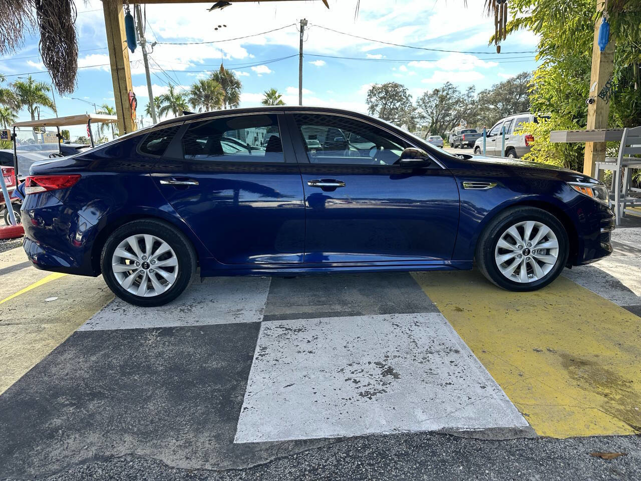 Used 2017 Kia Optima LX image 4