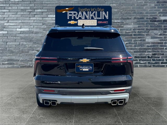Used 2025 Chevrolet Traverse LT image 4