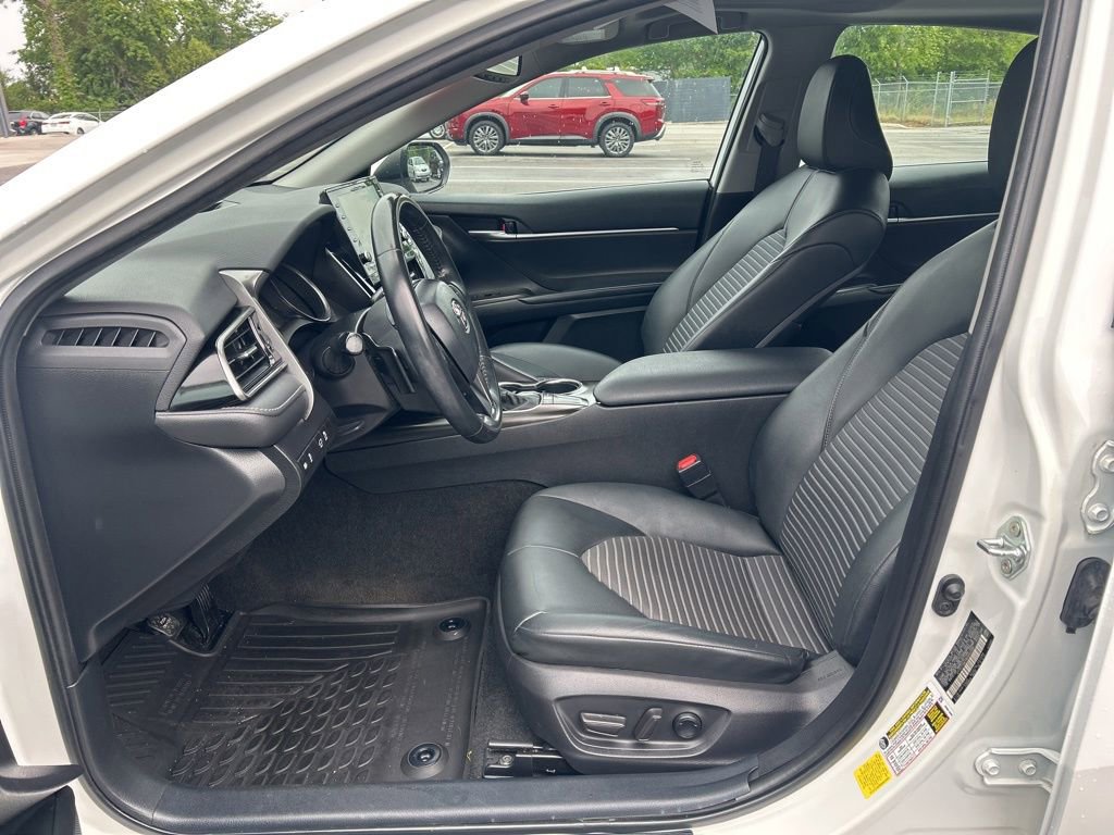Used 2022 Toyota Camry SE w/ Audio Upgrade Package FWD image 10