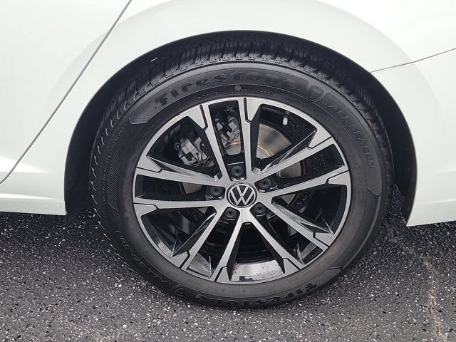 Certified 2023 Volkswagen Jetta Sport FWD image 15