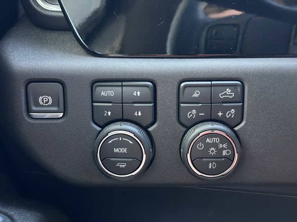 Used 2025 Chevrolet Silverado 2500 LTZ AWD/4WD image 18