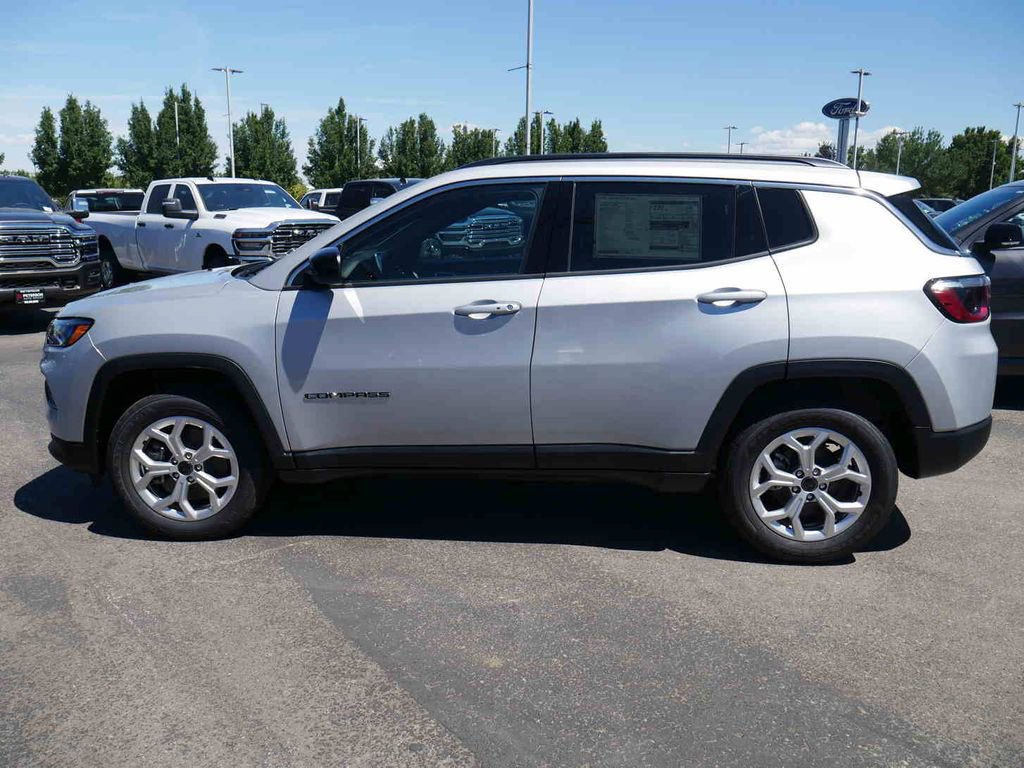 New 2025 Jeep Compass Latitude image 15