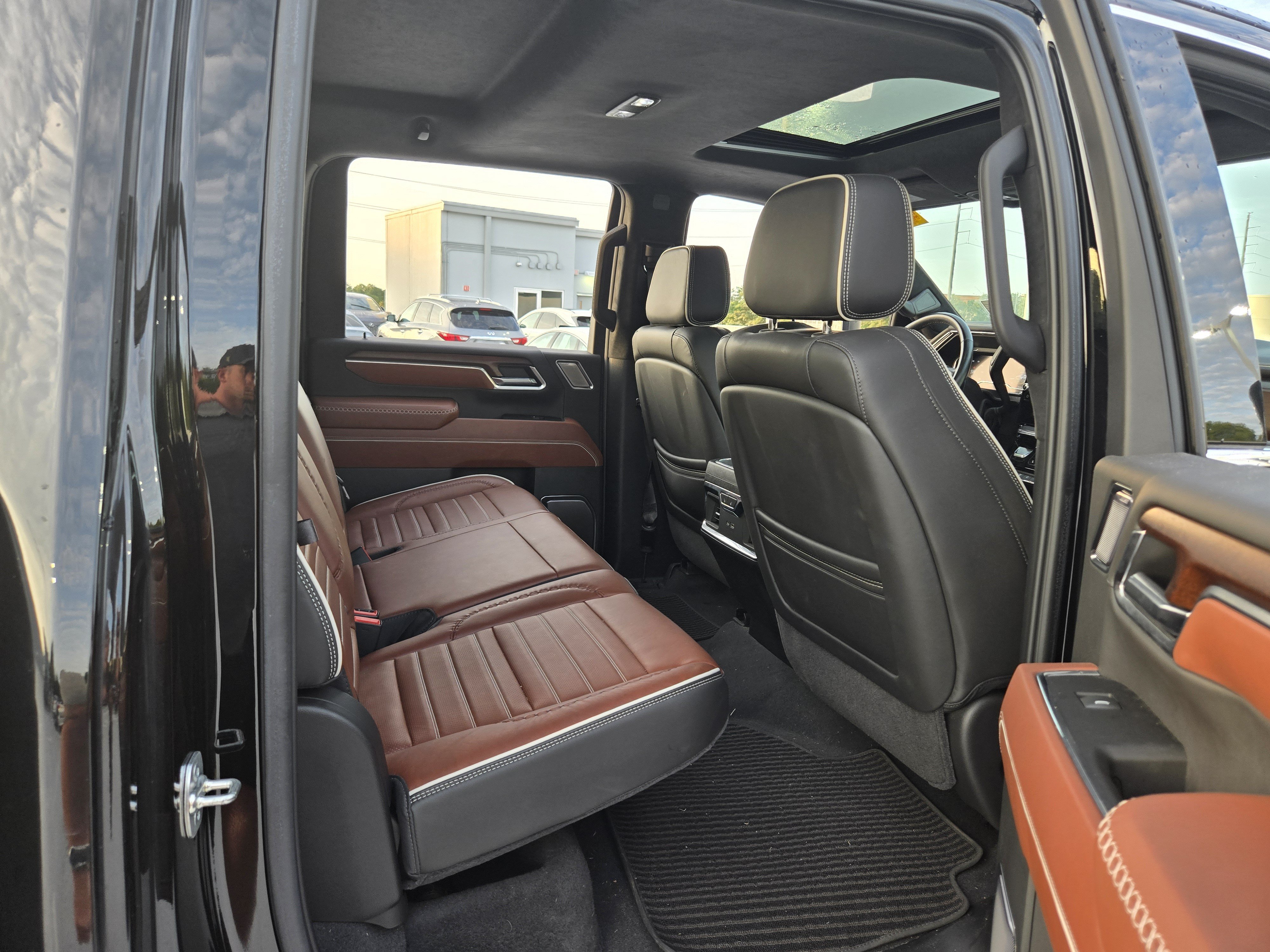 Used 2025 GMC Sierra 2500 Denali Ultimate w/ Max Trailering Package AWD/4WD image 27