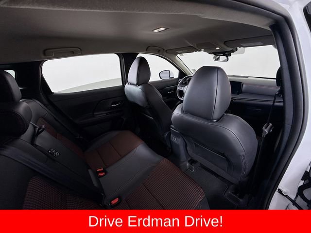 Used 2025 Nissan Kicks SR FWD image 28