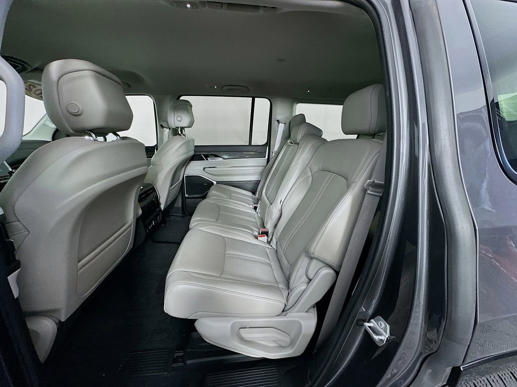 Used 2022 Jeep Wagoneer Series II image 32