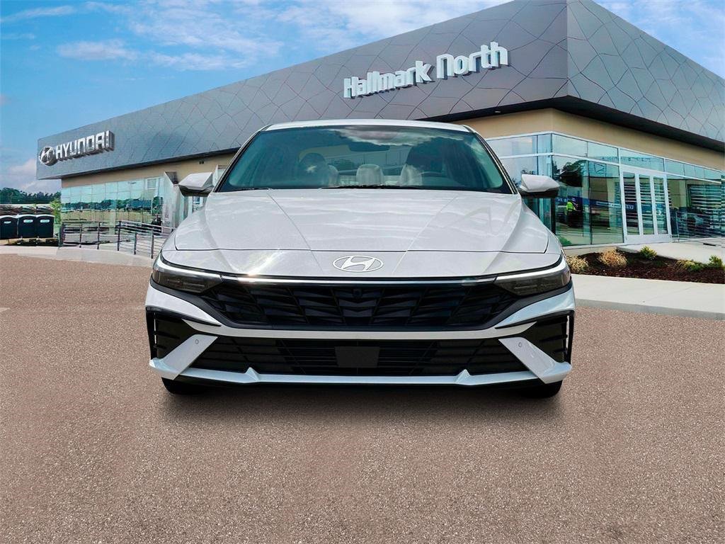 New 2025 Hyundai Elantra Limited image 12