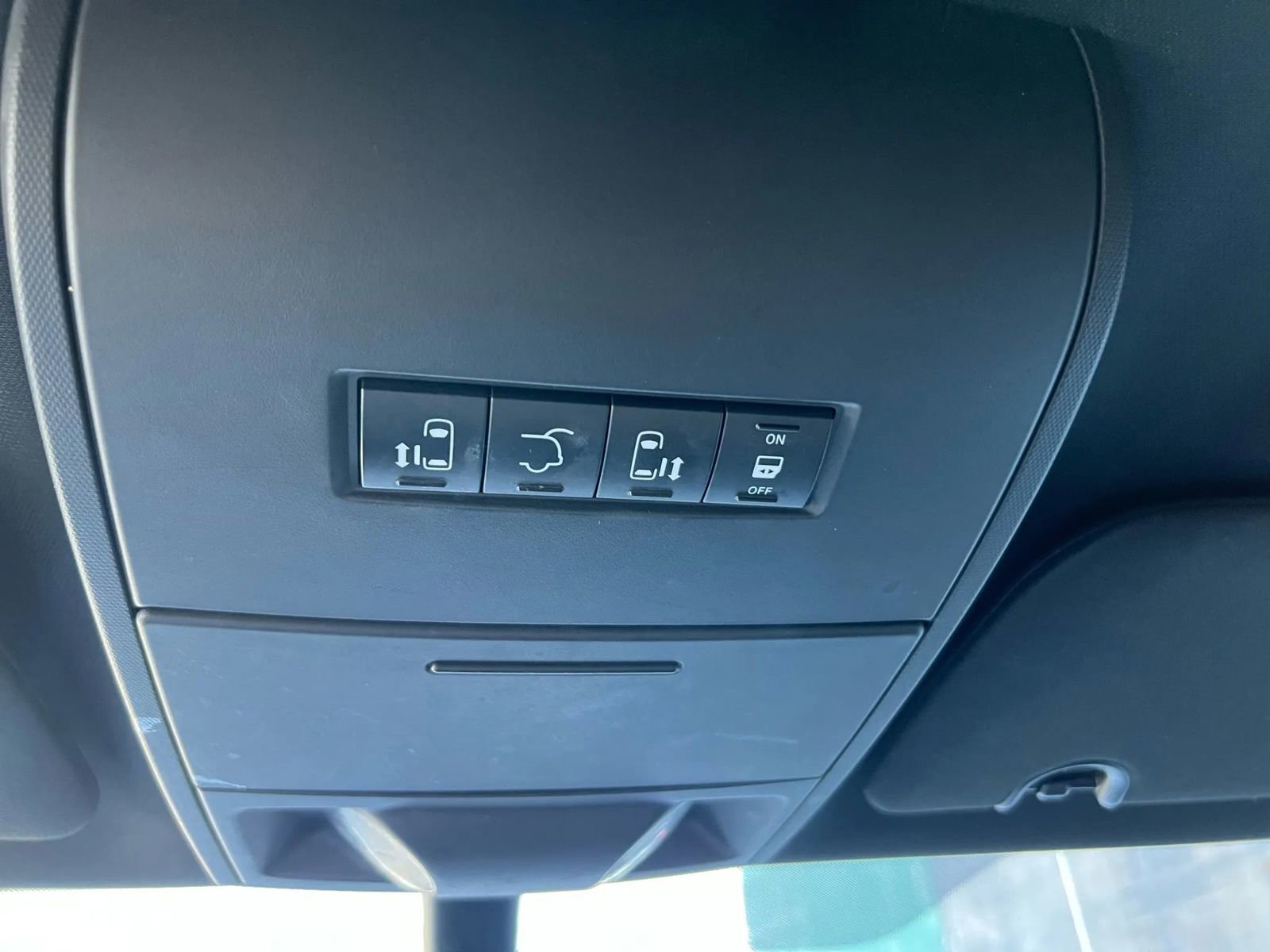 Used 2019 Dodge Grand Caravan SXT image 21