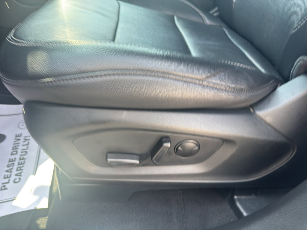 Used 2023 Ford Explorer Limited image 16