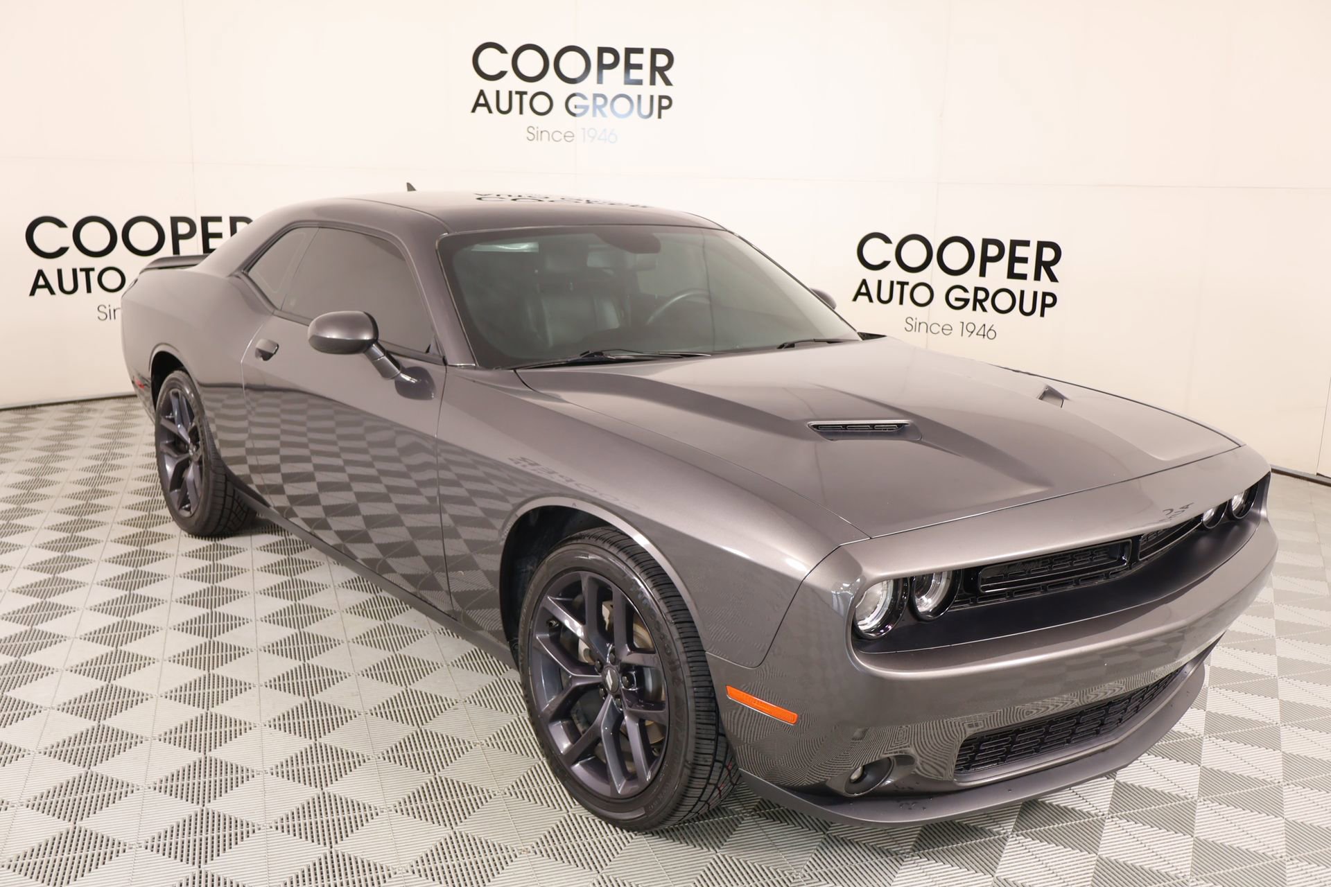 Used 2023 Dodge Challenger SXT w/ Plus Package RWD image 1