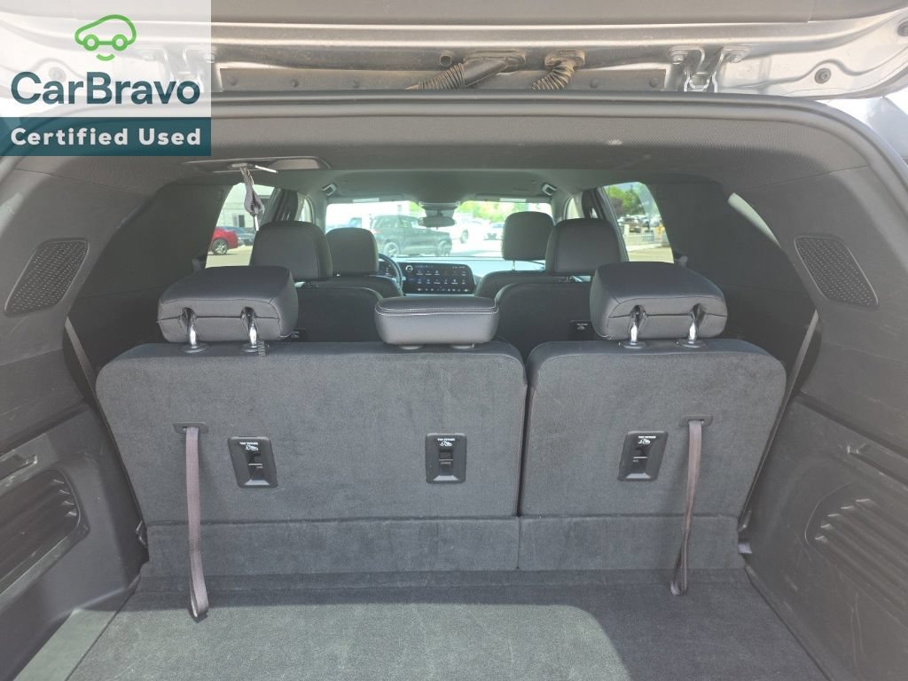 Used 2025 Chevrolet Traverse LT FWD image 20