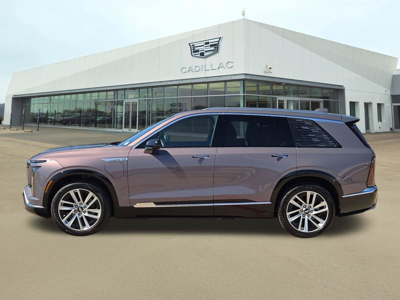 Certified 2026 Cadillac Vistiq Luxury AWD/4WD image 3
