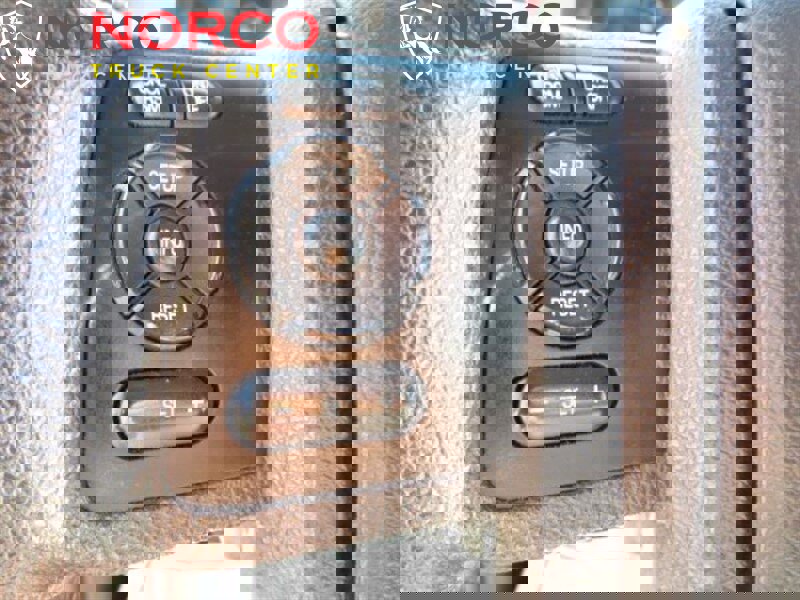 Used 2012 Ford F550 2WD Crew Cab Super Duty image 12