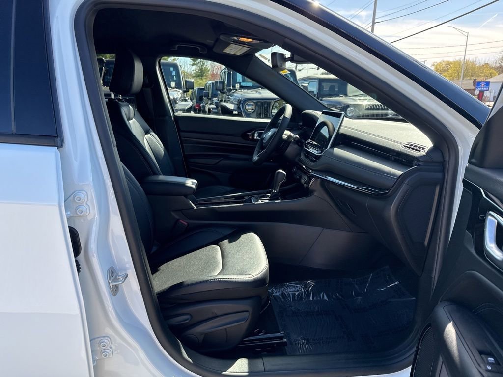 Used 2026 Jeep Compass Limited AWD/4WD image 26