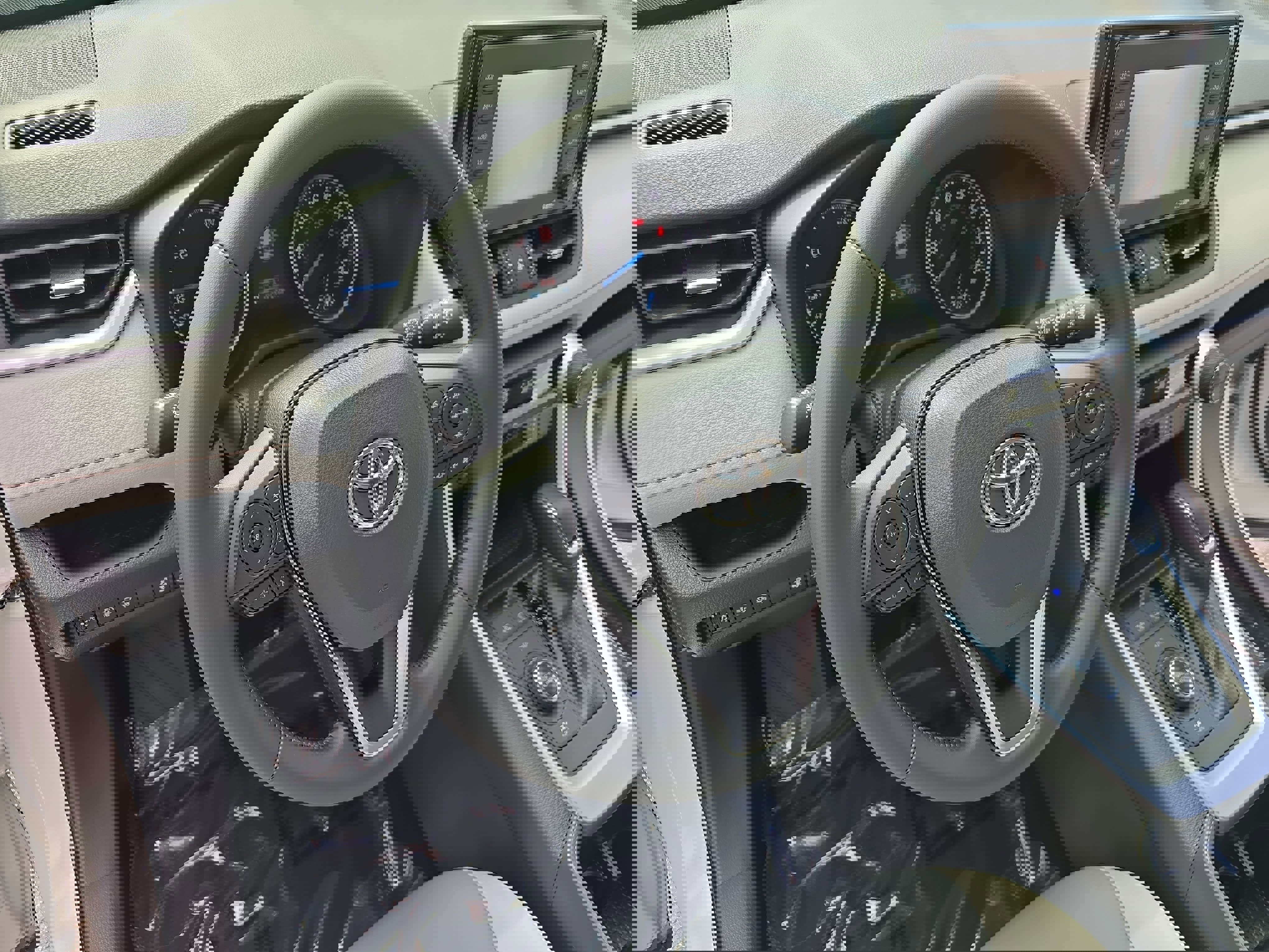 Used 2022 Toyota RAV4 XLE Premium image 16