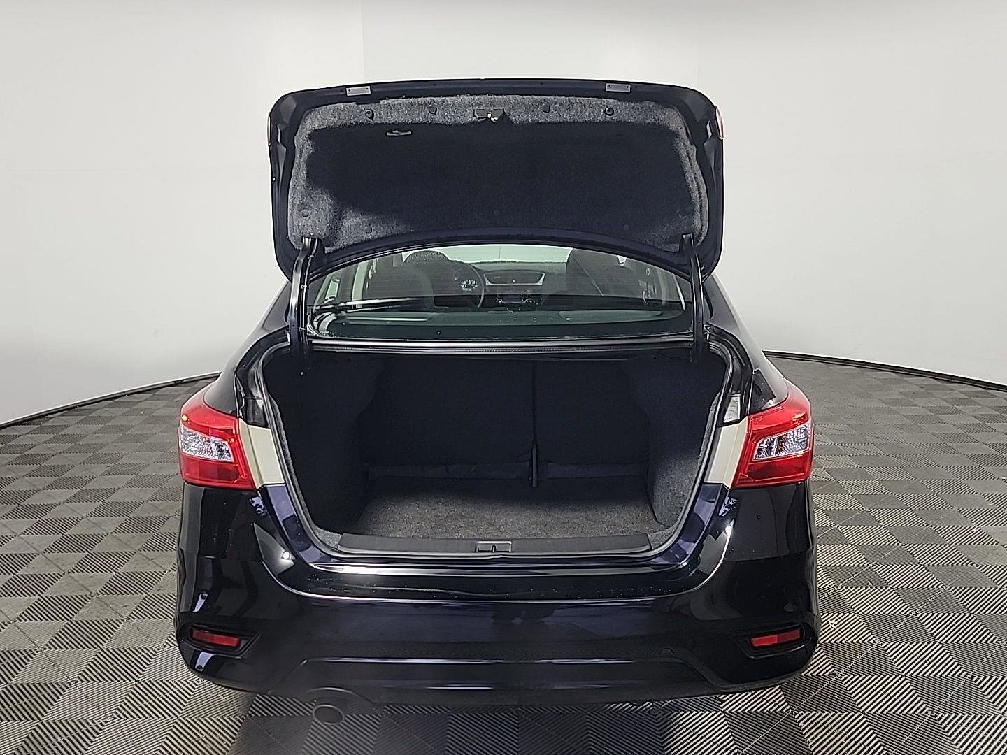Used 2017 Nissan Sentra SR FWD image 6
