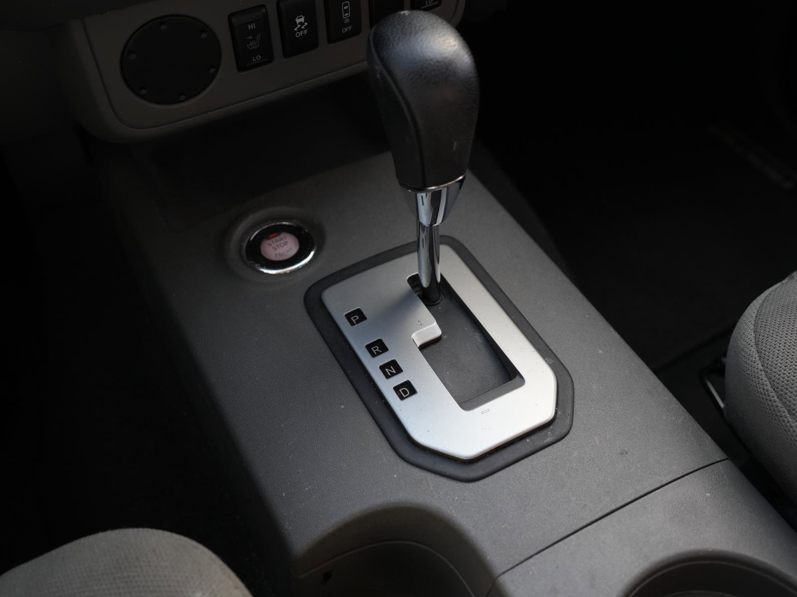 Used 2021 Nissan Frontier SV w/ Midnight Edition Floor Mats image 24