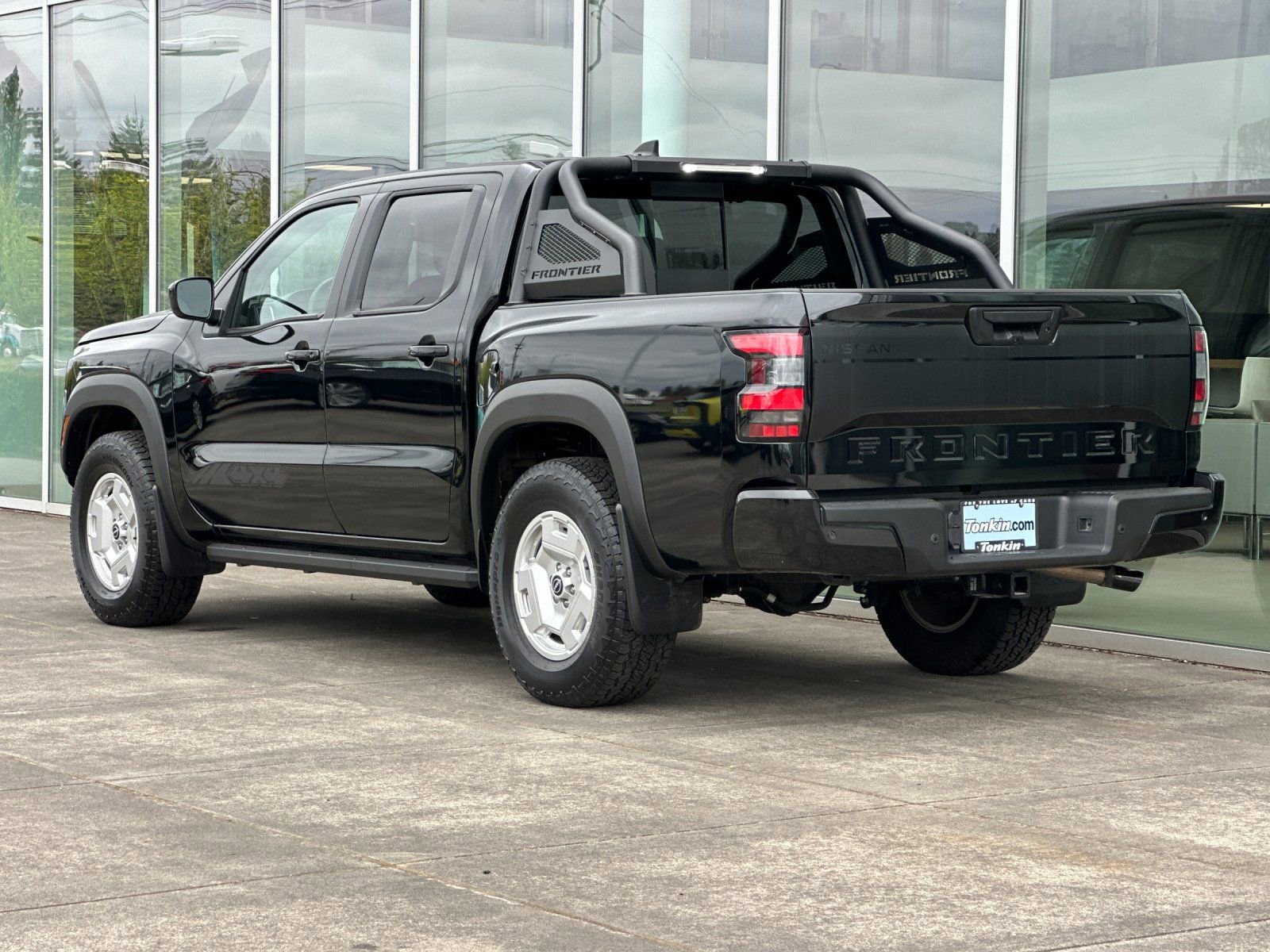 Used 2024 Nissan Frontier SV w/ Hardbody Edition image 5