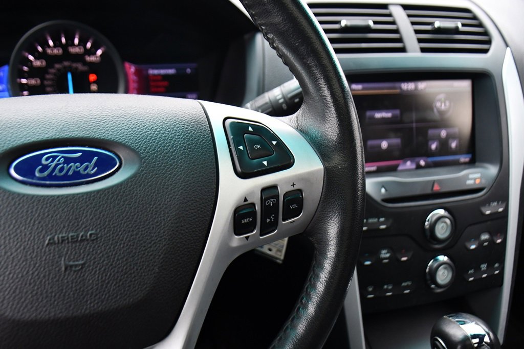 Used 2013 Ford Explorer XLT image 35