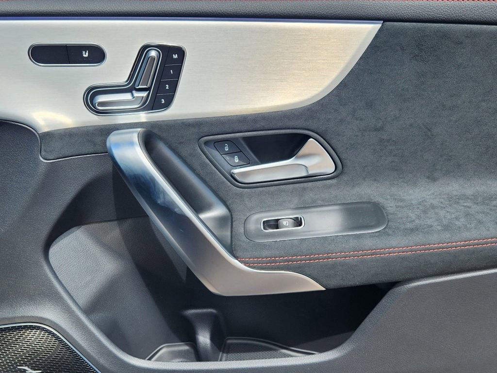 New 2025 Mercedes-Benz CLA 250 4MATIC image 18