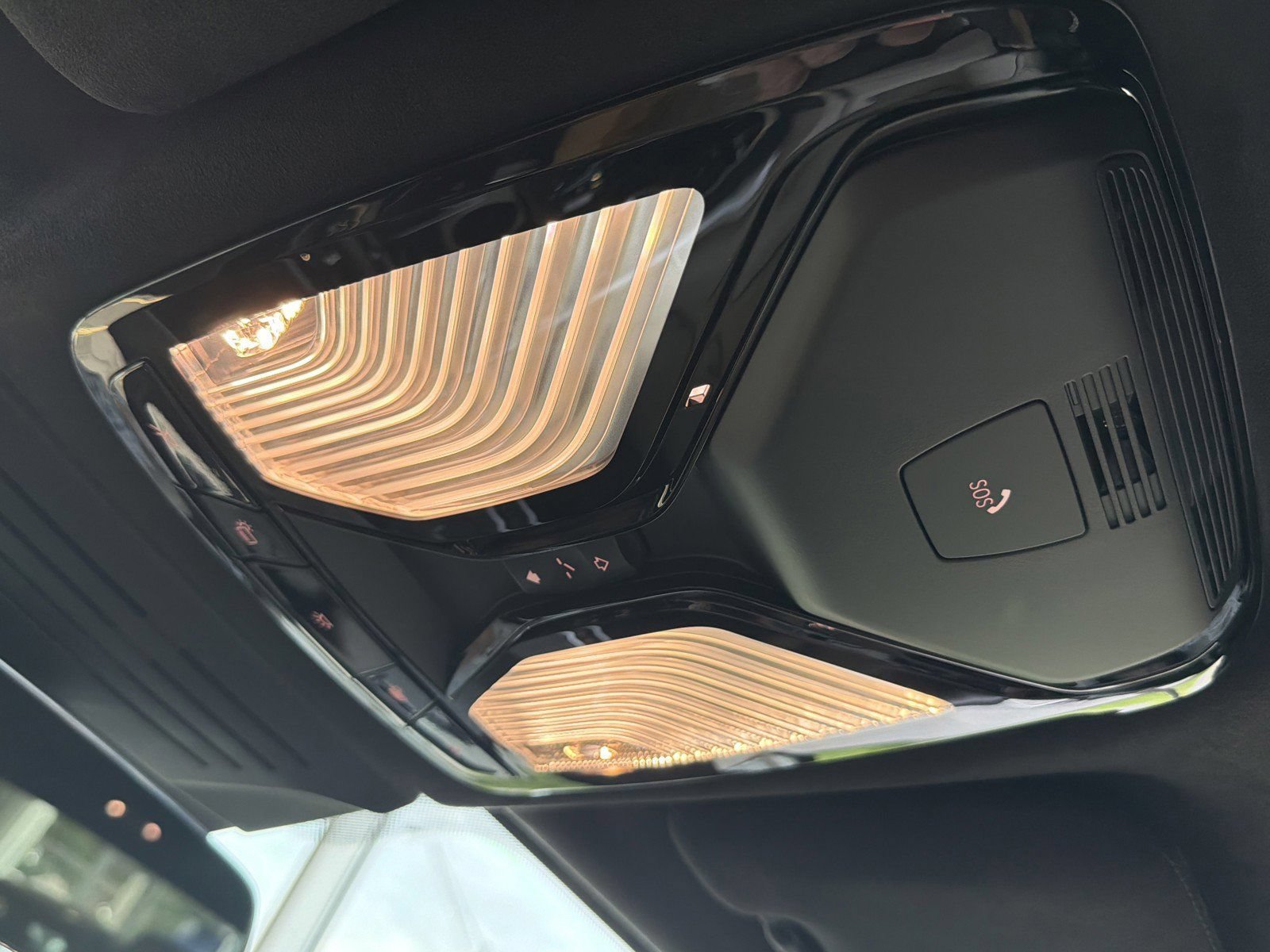 New 2026 BMW ALPINA XB7 AWD/4WD image 34