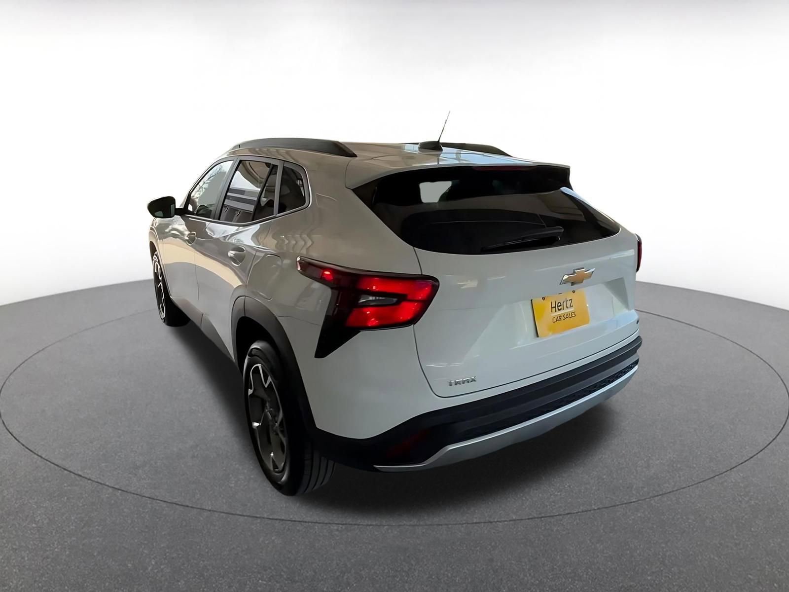 Used 2025 Chevrolet Trax LT image 11