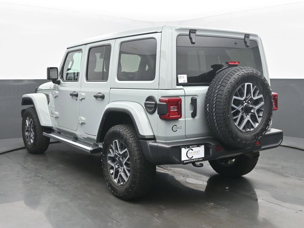 Used 2024 Jeep Wrangler Sahara image 4