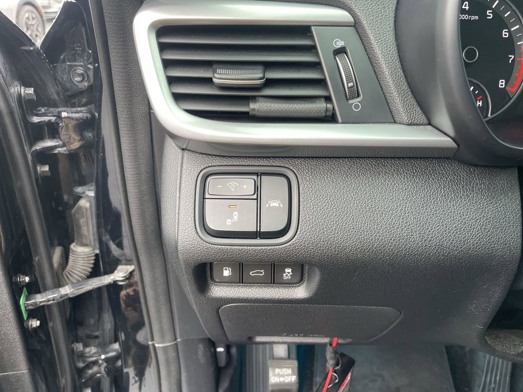 Used 2019 Kia Optima LX image 17
